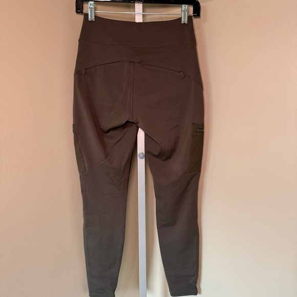Women’s Athleta Headlands Hybrid Cargo II Tight Legging Size 2 Peat Green - Picture 3 of 6